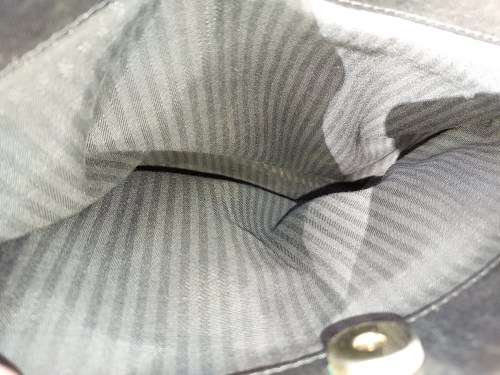 A VINTAGE CHRISTINE LEATHER TOTE BLACK COLOUR HAND BAG USED SOLD AS IS