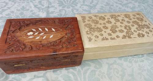 A VINTAGE JOBLOT JEWELRY BOXES SOLD AS IS