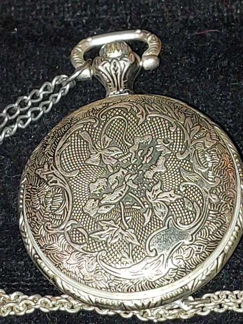 A VINTAGE AND ANTIQUE COLLECTION POCKET WATCHES