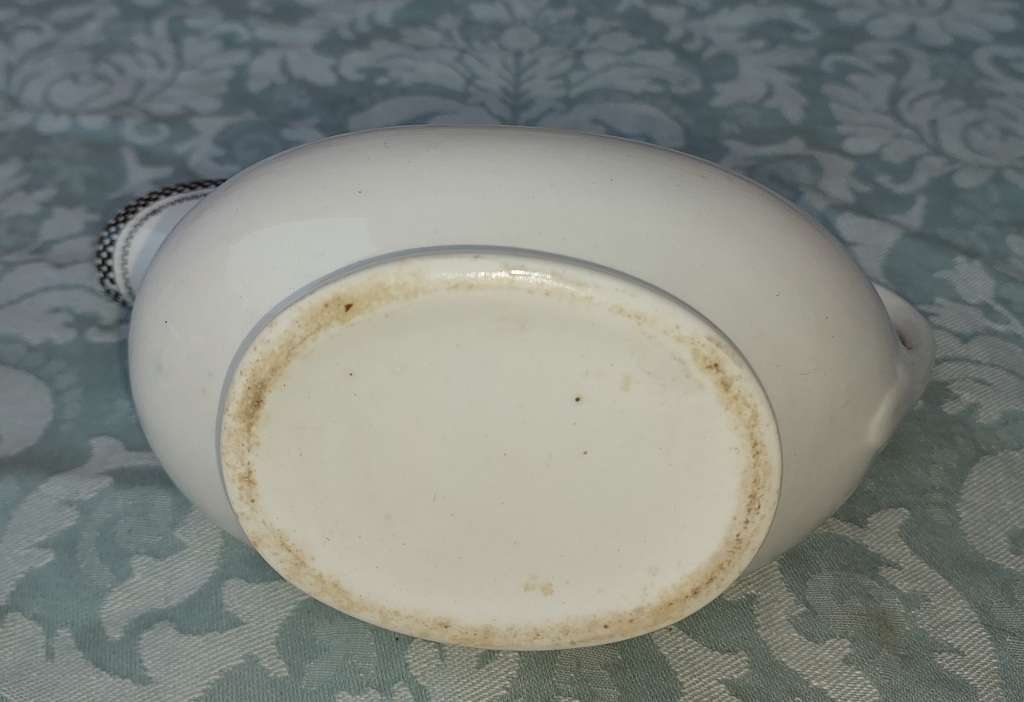 A VINTAGE AND ANTIQUE PORCELAIN JOBLOT