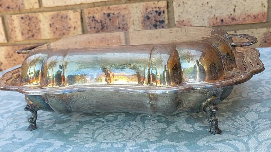 AN ANTIQUE VICTORIAN STYLE EPNS TURINE