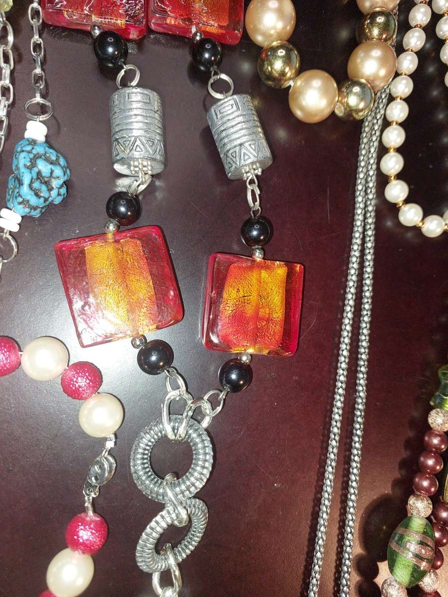 A BULK JOBLOT FASHION  COSTUME NECKLACES SOLD AS IS