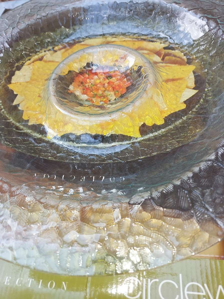 A PARKLANE COLLECTION  CHIP & DIP BOWL 16.25D CHIPS Y SALSA RECIPIENTE 41.2 CM D