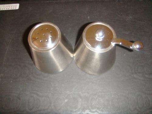 BRUSHED STAINLESS STEEL LOOK SALT & PEPPER DISPENSER