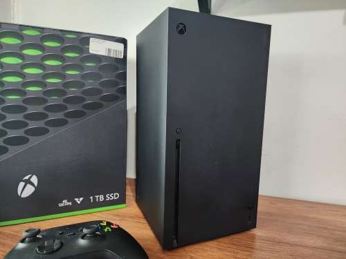 XBox Series X 1TB ssd with all cables, remote and box