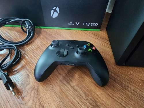 XBox Series X 1TB ssd with all cables, remote and box
