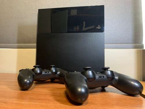 Play Station 4 with 2 controllers