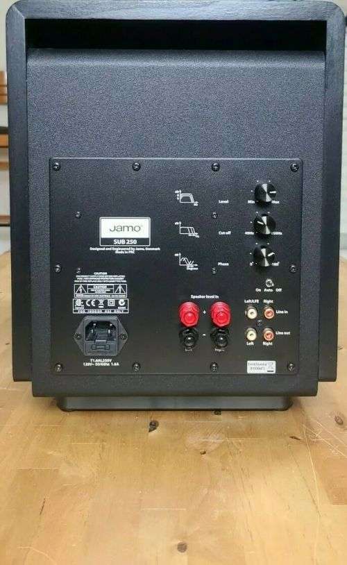 Yamaha RX-V461 XM Home Theater System with 5.1 Jamo Surround Sound Speakers