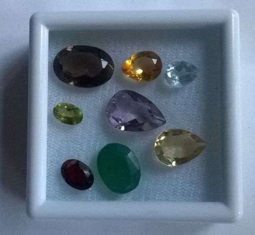 MIXED GEMSTONE LOT 8 PIECES 13.60 CTS