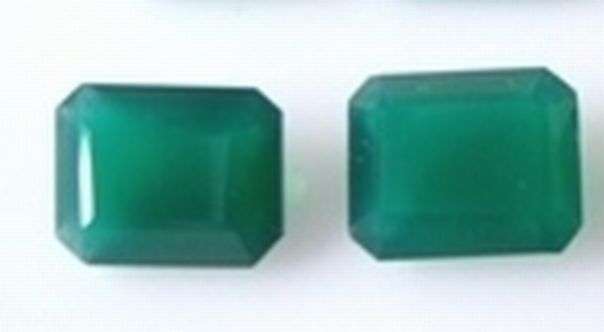 Green Onyx Green Emerald Color AA Grade 1.87 ct