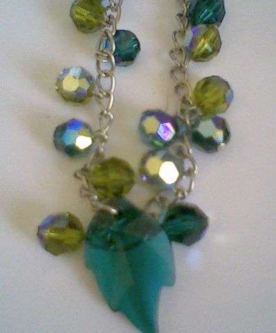 20cm Green Leaf swarovski crystals on 30cm chain