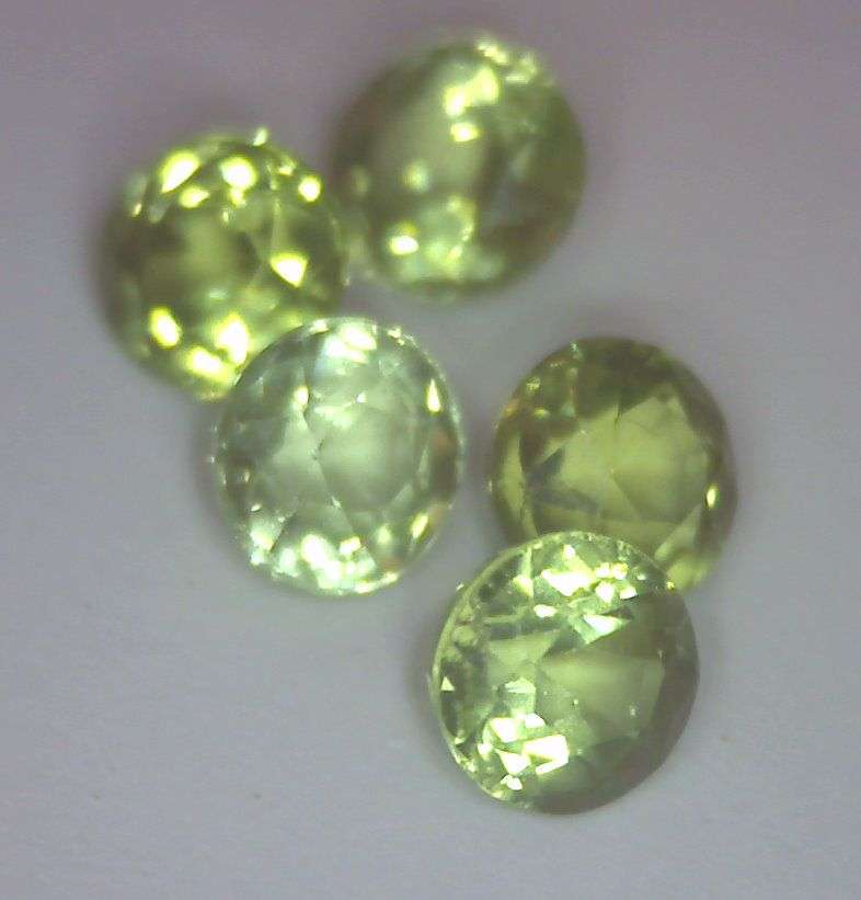 Premium Wholesale Lot of Mixed Green Round Peridot 0.58 ct