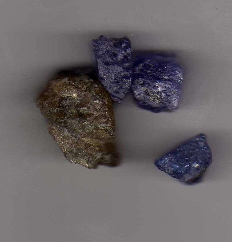 Tanzanite Crystal Lot Four Gemmy Pieces Golden Yellow Brown / Violet Blue 18.95
