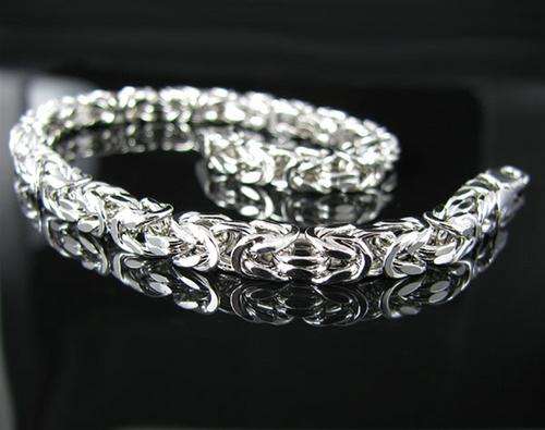 OPEN AND LOOK! !  LINK SILVER BRACELET STAMPED 925. BEAUTIFUL!     NEVER BEFORE FOR R1-00!!!!