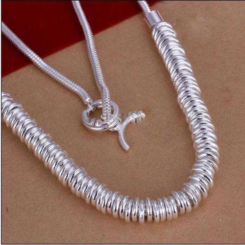 BEAUTIFUL IMPRESSIVE SILVER  NECKLACE  925 STERLING SILVER STAMPED  **NEVER BEFORE!