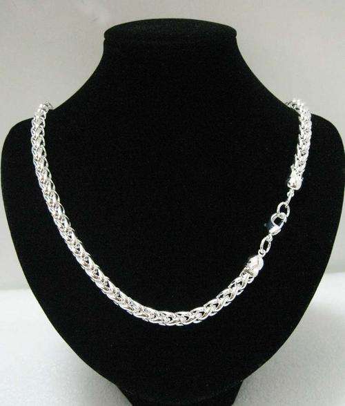 NEW! IMPRESSIVE NECKLACE 925 STERLING SILVER STAMPED NEVER BEFORE FOR R1(OPTION TO PURCHASE BRACELET