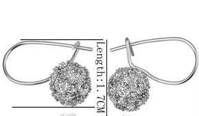 THIS IS A ABSOLUTELY BEAUTIFUL ITEM! IMPRESSIVE EARRINGS, SWAROVSKI ELEMENTS - MUST BID!!!