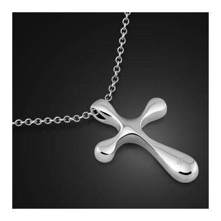 WOW!!! IMPRESSIVE SILVER CROSS NECKLACE!! MUST BID! FIRST TIME ON R1 AUCTION!!!!