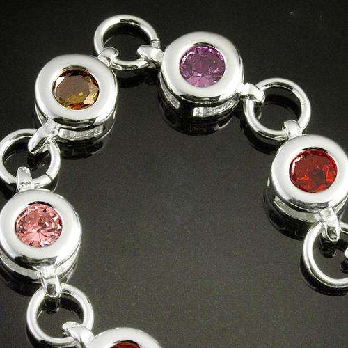 FIRST TIME ON R1 AUCTION - BEAUTIFUL SWAROVSKI ELEMENT BRACELET!SEE WHAT CAN COMBINE FOR FREE SHIP