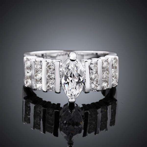 BEST OFFER!!!! - IMPRESSIVE BEAUTIFUL SILVER RING - FIRST TIME EVER ON R1.00 AUCTION!