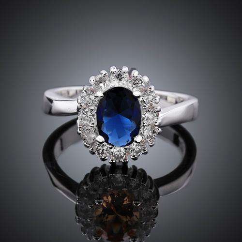 BEST OFFER!!!! - IMPRESSIVE BEAUTIFUL SILVER RING - FIRST TIME EVER ON R1.00 AUCTION!