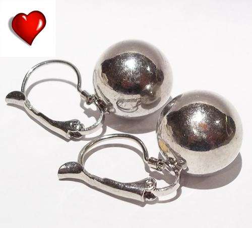 MOST BEAUTIFUL SILVER BALL earrings...  DON'T Miss THIS! -- ! A MUST BID ABSOLUTELY BEAUTIFUL!!