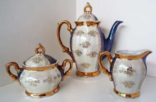 STUNNING BLUE & WHITE PORCELAIN TEA SET