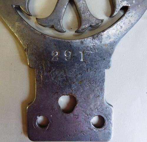 COLLECTABLE O.F.S/O.V.S AA CAR BADGE