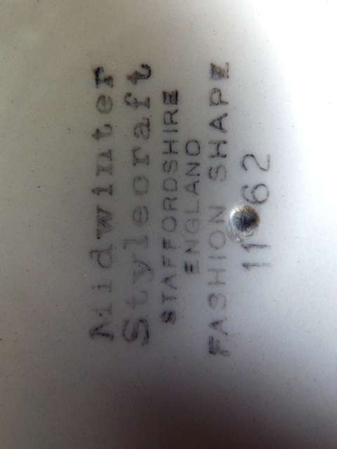 VINTAGE SMALL SQUARE WHITE WITH ROSE MOTIEF CAKE PLATES X 6