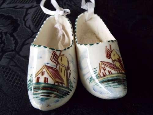 COLLECTABLE HAND PAINTED CERAMIC CLOGS