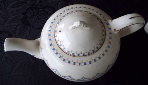 STUNNING 11 PC ROYAL STAFFORDSHIRE WHITE, BLUE AND GOLD TEA SET