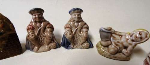 JOB LOT OF COLLECTABLE MINIATURE GLASS RED ROSE TEA ORNAMENTS x 10