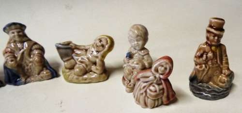 JOB LOT OF COLLECTABLE MINIATURE GLASS RED ROSE TEA ORNAMENTS x 10