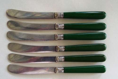 VINTAGE SET OF 6 SILVER  BUTTER KNIVES