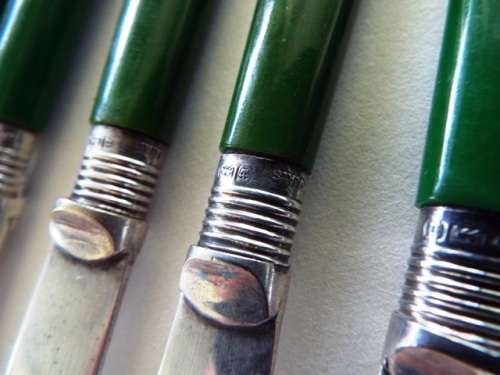 VINTAGE SET OF 6 SILVER  BUTTER KNIVES