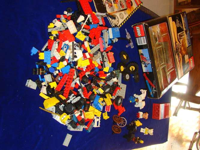 Various Lego pieces plus Technics