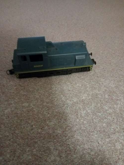 lima locomotive and 3 coaches