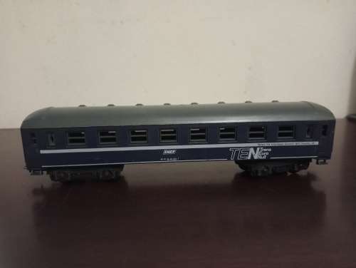 lima locomotive and 3 coaches