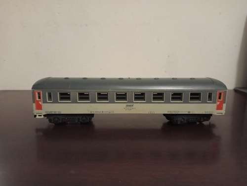 lima locomotive and 3 coaches