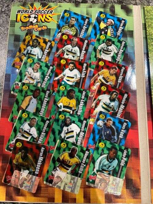 Complete set of World soccer Icons trading cards Tazo collection.