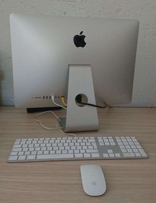 Apple iMac 21.5-Inch (Late 2015)