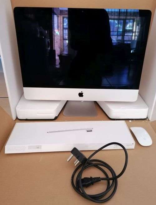 Apple iMac 21.5-Inch (Late 2015)