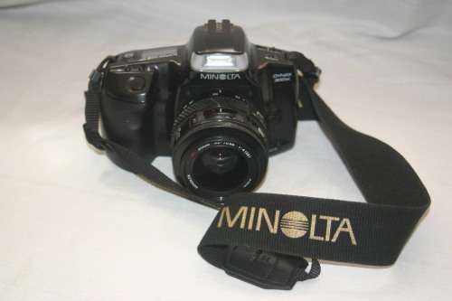 MINOLTA "DYNAX 300si" FILM CAMERA.