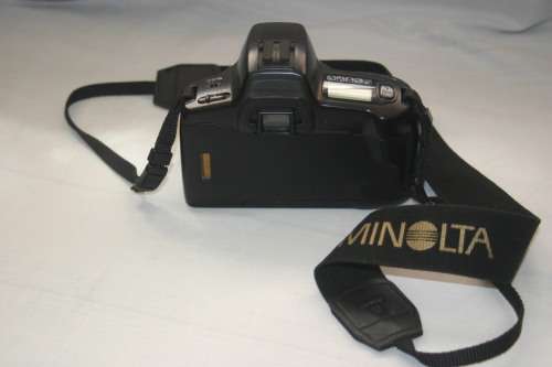 MINOLTA "DYNAX 300si" FILM CAMERA.