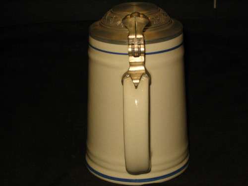 OKTOBERFEST  LIDDED BEER STEIN / TANKARD