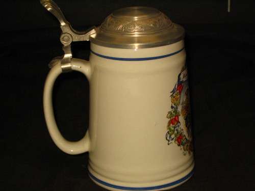 OKTOBERFEST  LIDDED BEER STEIN / TANKARD
