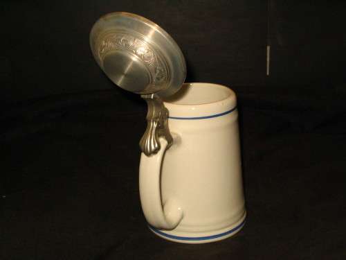 OKTOBERFEST  LIDDED BEER STEIN / TANKARD