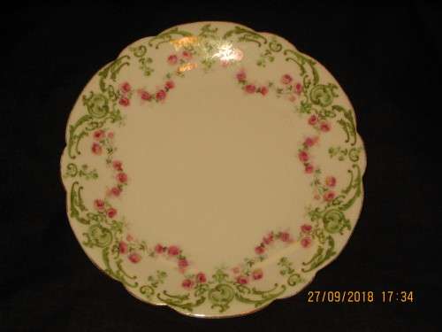 D & Co. LIMOGES FRANCE REPLACEMENT / COLLECTIBLE PLATE.