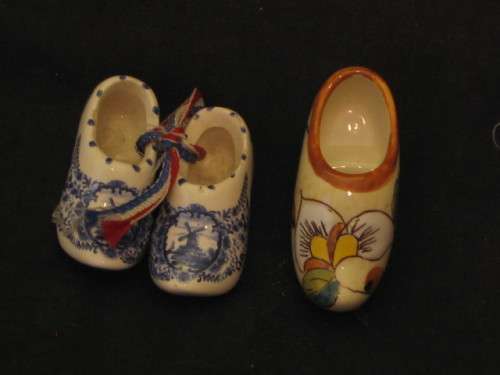 SMALL DELFT & GOUDA ORNAMENTAL CLOGS X3.