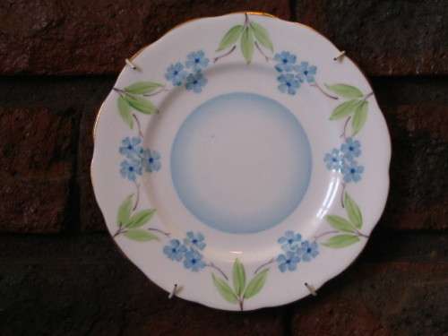 "ROYAL ALBERT" BONE CHINA. REPLACEMENT / COLLECTIBLE TEA PLATE.
